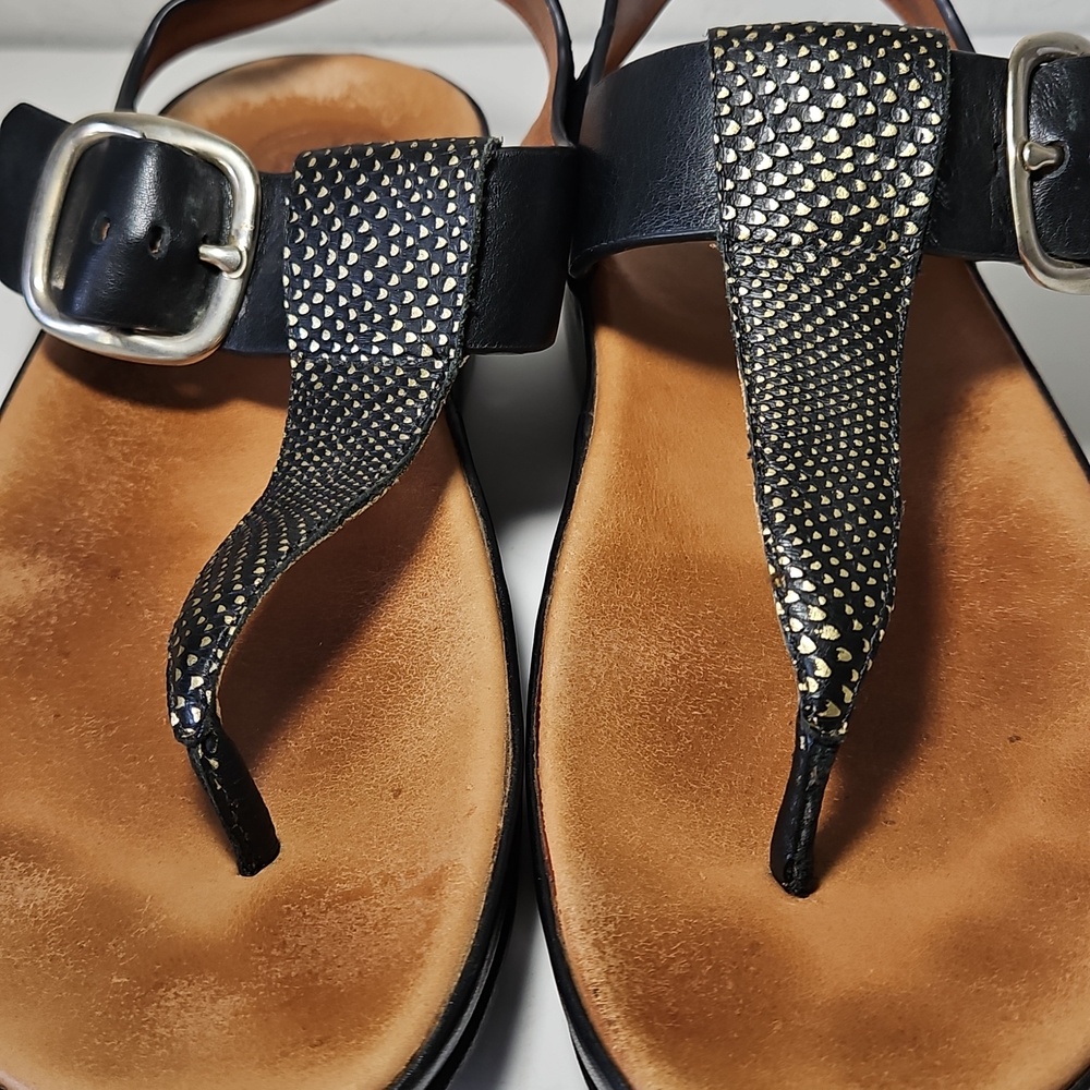 Fitflop All Leather Black With Gold Accents, Size 7 - Picture 10 of 12